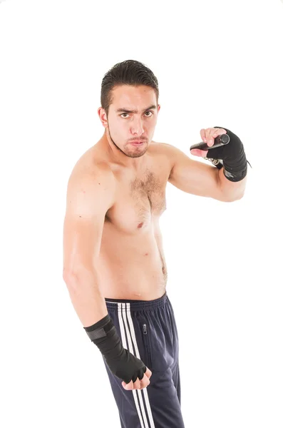 Resistente luchador de artes marciales con pantalones cortos negros y pulsera —  Fotos de Stock
