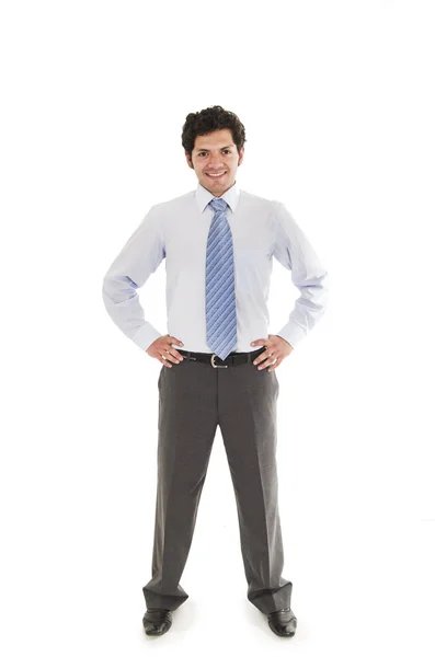 Hombre latino con camisa y corbata azul posando — Foto de Stock