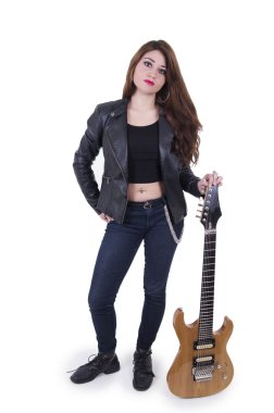 güzel seksi genç müzisyen kız elektro gitar tutuyor