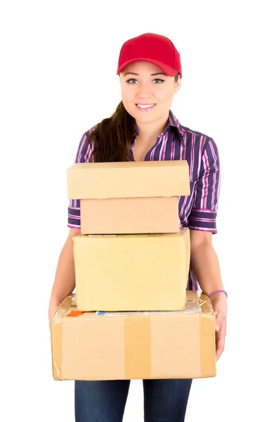 Giovane donna felice consegna tenendo pacchetto — Foto Stock