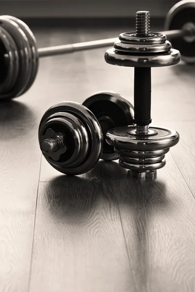 Dikey dumbells — Stok fotoğraf