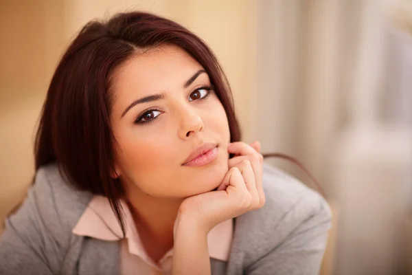 Retrato de una joven empresaria — Foto de Stock