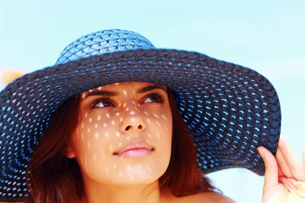 Beautiful woman in hat — Stock Photo, Image