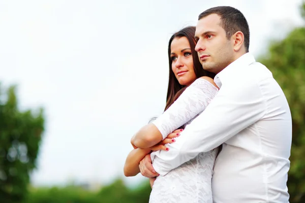 Giovane coppia romantica — Foto Stock