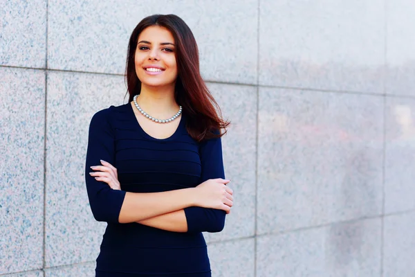 Confiada feliz empresaria — Foto de Stock