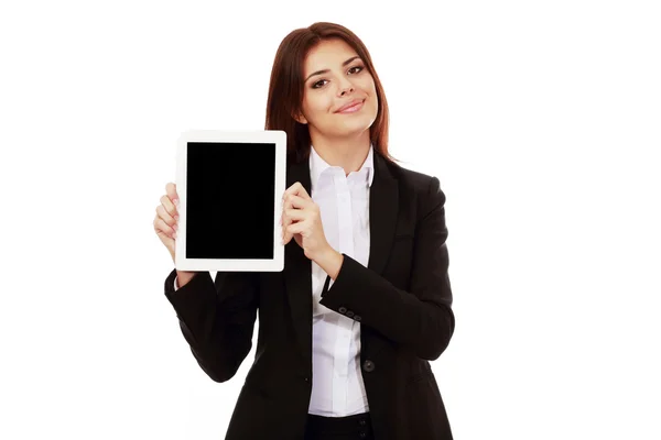 Empresaria mostrando una pantalla de tableta electrónica — Foto de Stock