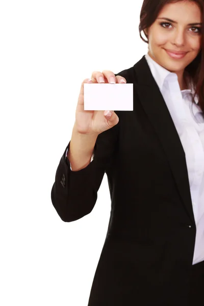 Empresaria sosteniendo tarjeta de visita en blanco — Foto de Stock