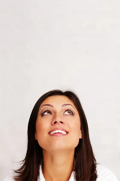 Woman looking up — Stock Photo, Image