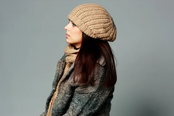 Kvinna i varm vinter outfit — Stockfoto