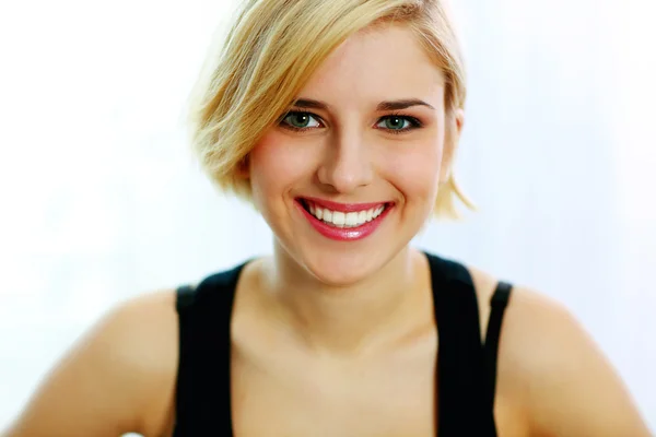 Young smiling woman — Stock Photo, Image