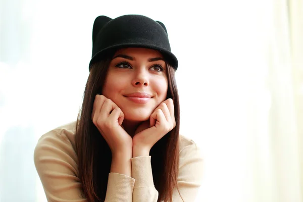 Donna in cappello carino — Foto Stock