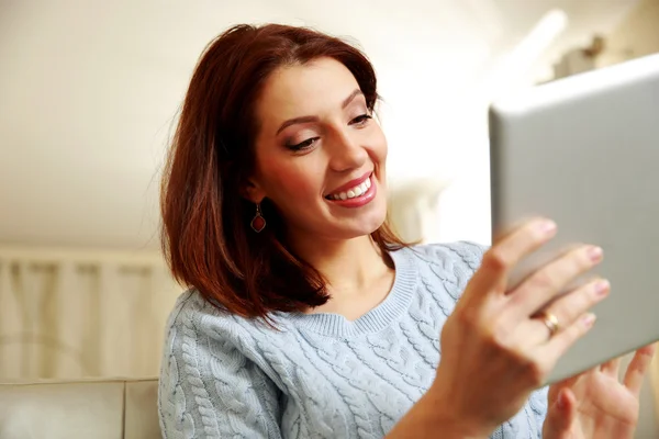 Portret van een vrouw van middelbare leeftijd — Stockfoto