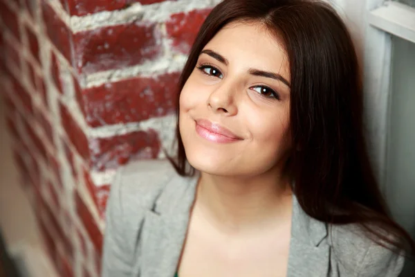 Giovane donna in studio — Foto Stock