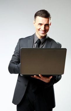 yakışıklı işadamı