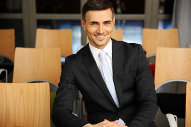 yakışıklı işadamı