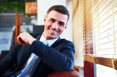 yakışıklı işadamı