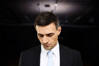 yakışıklı işadamı