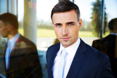 yakışıklı işadamı