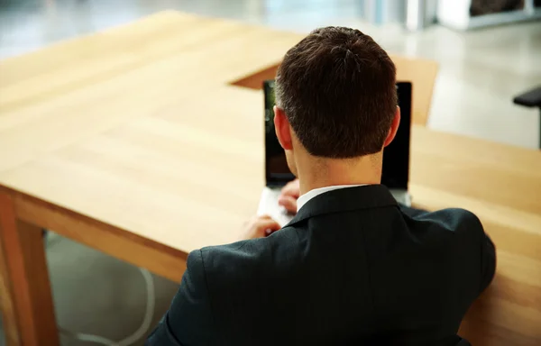 Hombre de negocios guapo — Foto de Stock