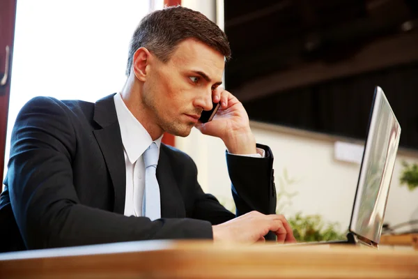 Handsome businessman — Stock Photo, Image