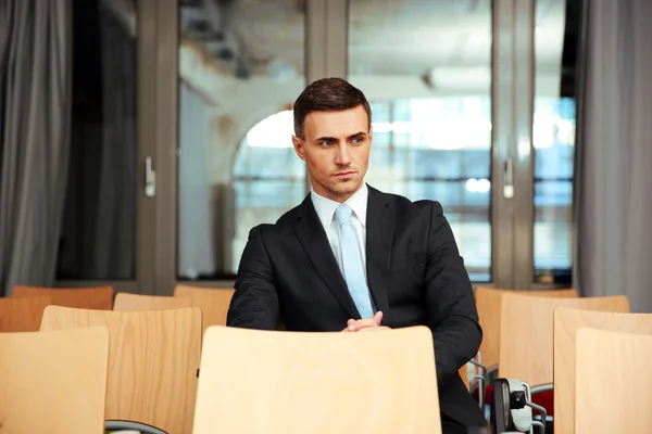 Hombre de negocios guapo — Foto de Stock