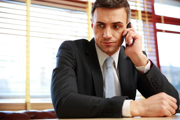 Hombre de negocios guapo — Foto de Stock