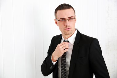 yakışıklı işadamı