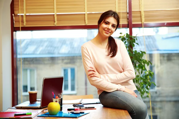 Schöne Studentin — Stockfoto