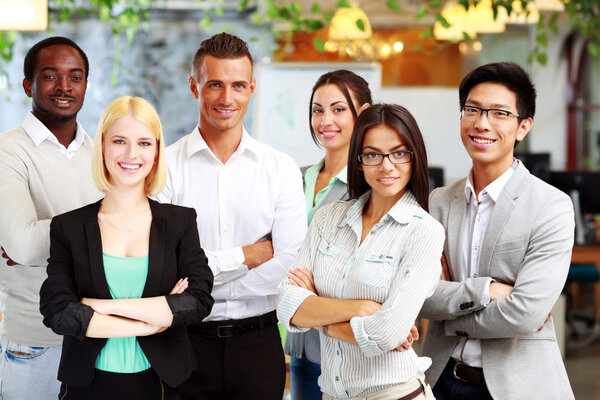 Красивая группа бизнесменов.
