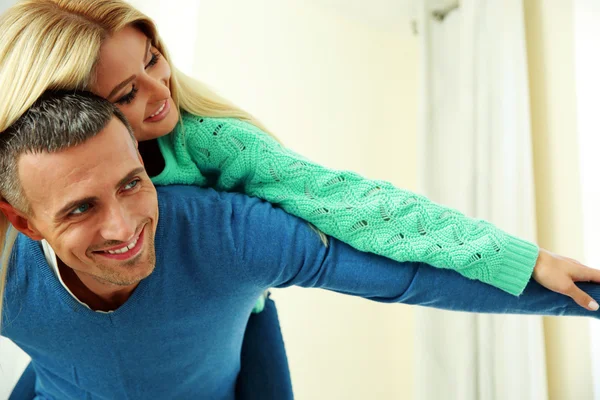 Beautiful young couple — Stock Photo, Image