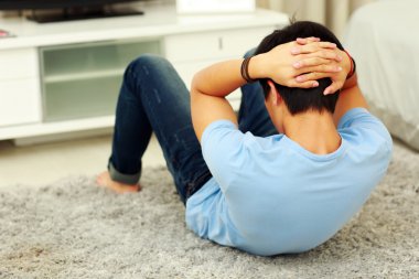 evde yakışıklı Asya