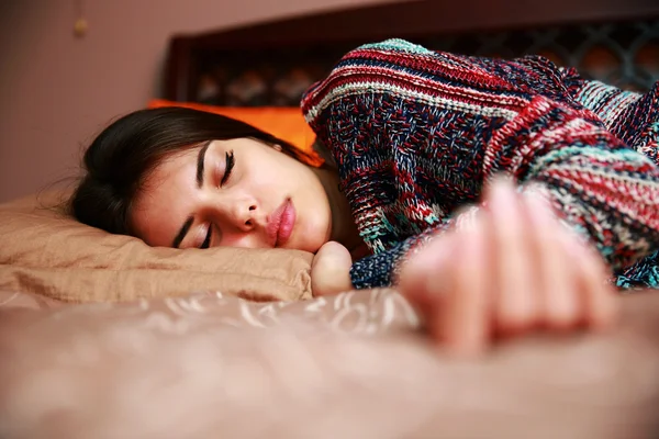 Hermosa mujer en casa —  Fotos de Stock