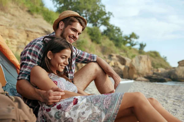 Joyful European Couple Watch Something Digital Tablet Sandy Beach Girl — Stock Photo, Image