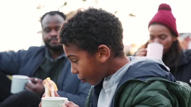 기사보기 아프리카 테라스에서 소풍을 — 비디오