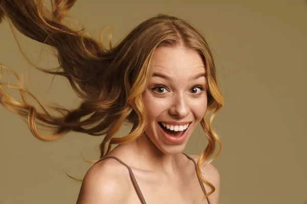 Leende Glad Ung Vit Kvinna Underkläder Med Lång Blond Lockigt — Stockfoto