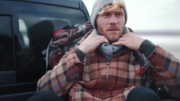 Handsome Blond Man Tourist Hat Talking Riding Trunk Car — Stock Video