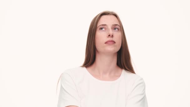 Bir Şey Hakkında Düşünme Pensive Kadın — Stok video