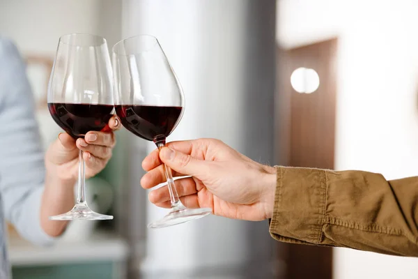 Close Couple Drinking Red Wine Kitchen Home Toasting — Stock Photo, Image