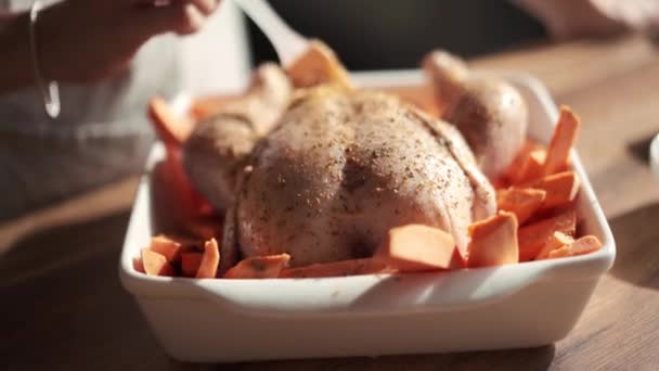 Close View Woman Salt Pepper Chicken Baking Oven Kitchen — Videoclip de stoc