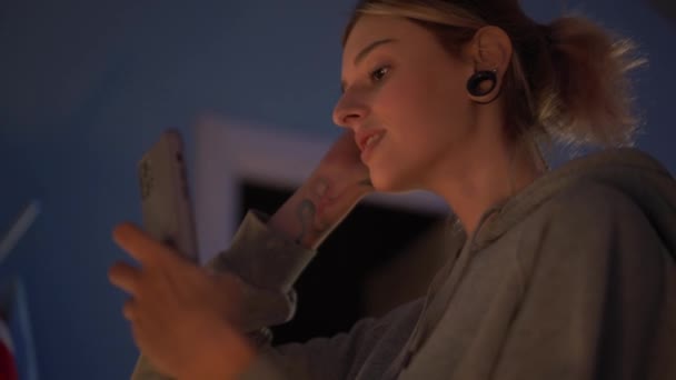 Positive Woman Making Selfie Phone Home — Vídeo de stock
