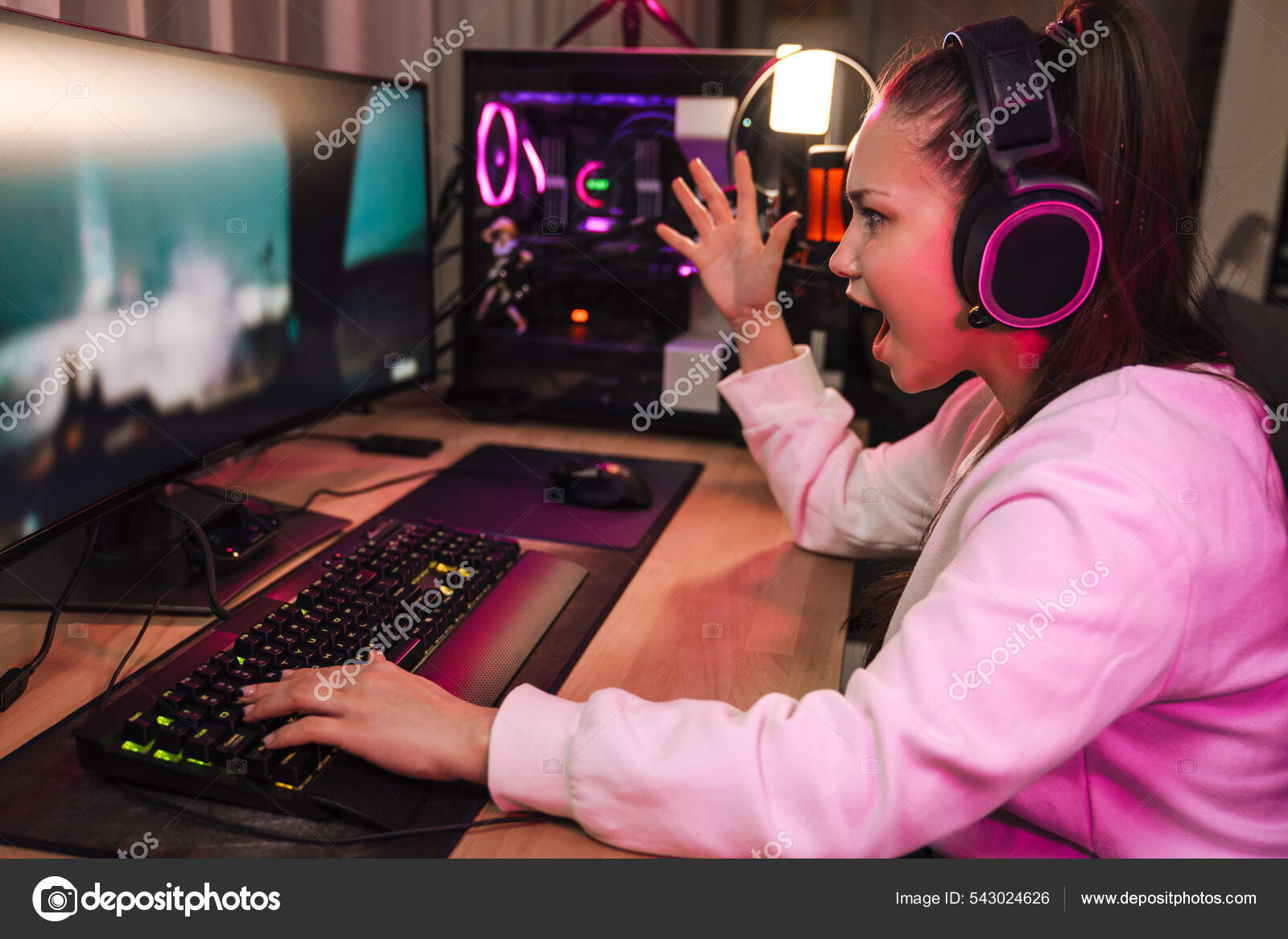 Wütend Verwüsteten Jungen Mann Gamer Mit Kopfhörern Verlor Ein Spiel