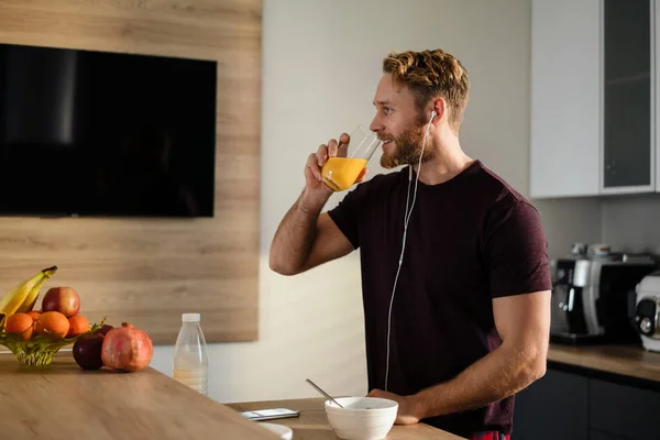 Attractive Healthy Young Man Having Tasty Breakfast While Standing Kitchen — Stock Photo, Image