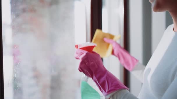 African Pregnant Woman Wiping Window Damp Cloth Home — Stock Video