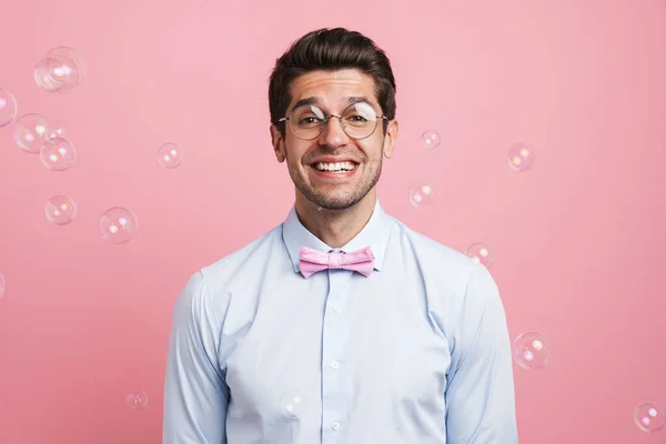 Jovem Homem Branco Usando Laço Gravata Sorrindo Olhando Para Câmera — Fotografia de Stock