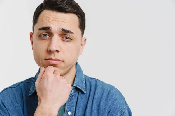 Jovem Morena Homem Branco Posando Olhando Para Câmera Isolada Sobre — Fotografia de Stock