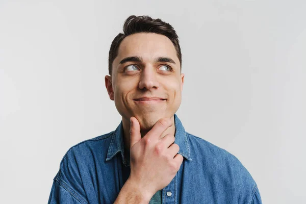 Joven Morena Hombre Blanco Sonriendo Mirando Lado Aislado Sobre Fondo —  Fotos de Stock