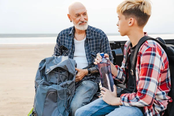 Bianco Padre Mezza Età Suo Figlio Età Prescolare Seduto Sul — Foto Stock