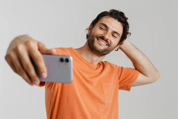 Jong Brunette Vrouw Het Nemen Van Selfie Foto Mobiele Telefoon — Stockfoto