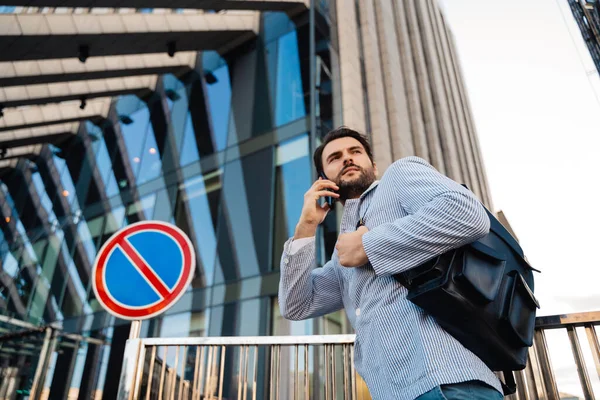 Young Man Wearing Jacket Talking Mobile Phone While Standing Building — Photo