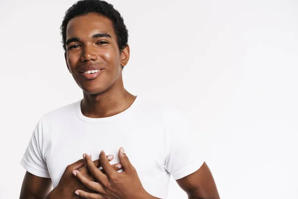 Jonge Zwarte Man Shirt Glimlachen Terwijl Het Houden Van Handen — Stockfoto